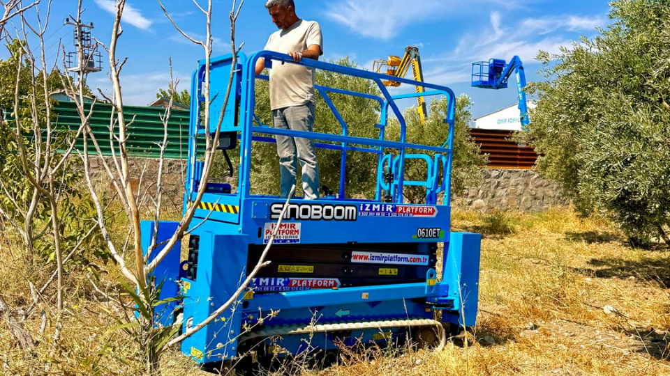 Paletli Manlift Kiralama İzmir 1 Paletli Manlift Kiralama İzmir, İzmir Paletli Manlift Kiralama, İzmir Paletli Manlift Kiralama Fiyatları, İzmir Paletli Manlift Kiralama Firmaları, İzmir Paletli Manlift Ücretleri