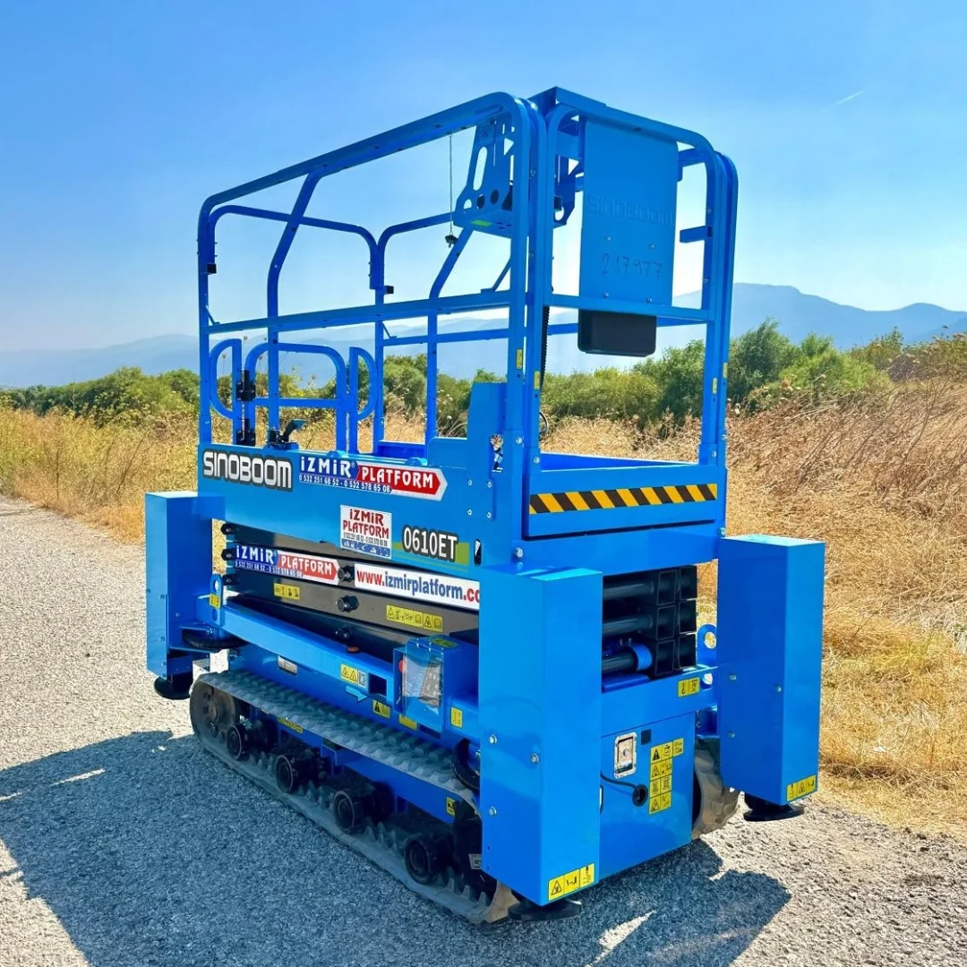 İzmir Kiralık Manlift 48 8,8 metre Akülü Paletli Makaslı Manlift — Sinoboom 0610ET