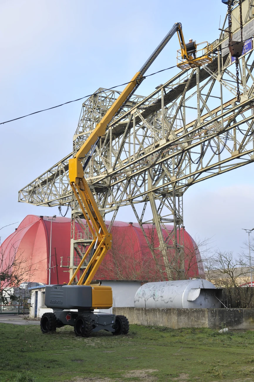 İzmir Kiralık Manlift 40 26,4 metre Dizel Eklemli Platform — Haulotte HA26 RTJ PRO