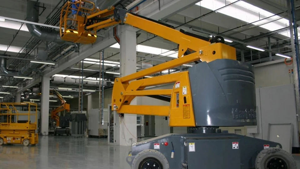 İzmir Kiralık Manlift 25 14,87 metre Akülü Eklemli Platform — Haulotte HA15 IP